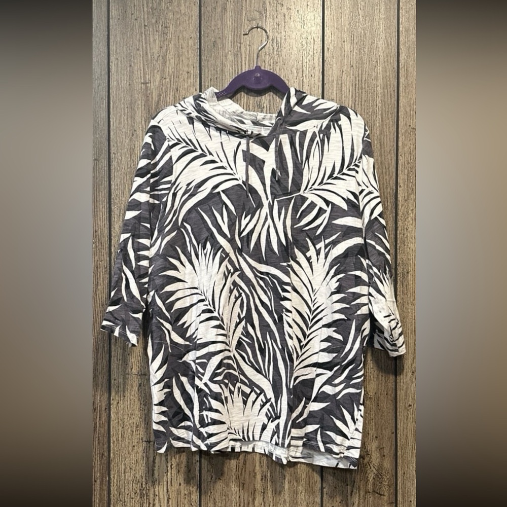 Belle by Kim Gravel Leaf Pattern Top